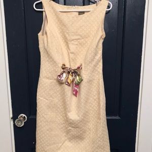 Taylor dress size 8 adorable cream with bow detail